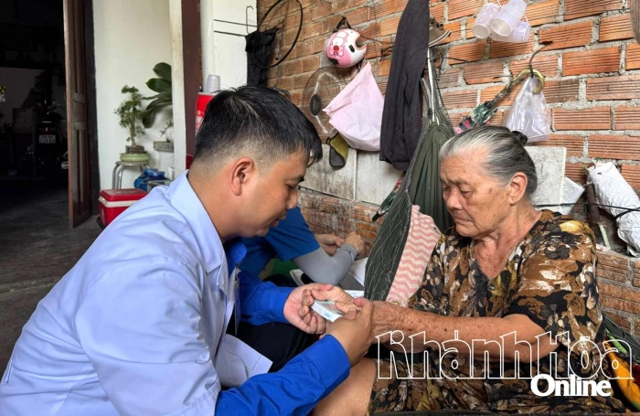 Tăng cường bảo vệ, chăm sóc và nâng cao sức khỏe nhân dân