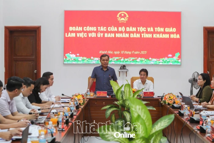 Thứ trưởng Thường trực Bộ Dân tộc và Tôn giáo Hồ Văn Niên làm việc với UBND tỉnh Khánh Hòa về công tác dân tộc và tôn giáo