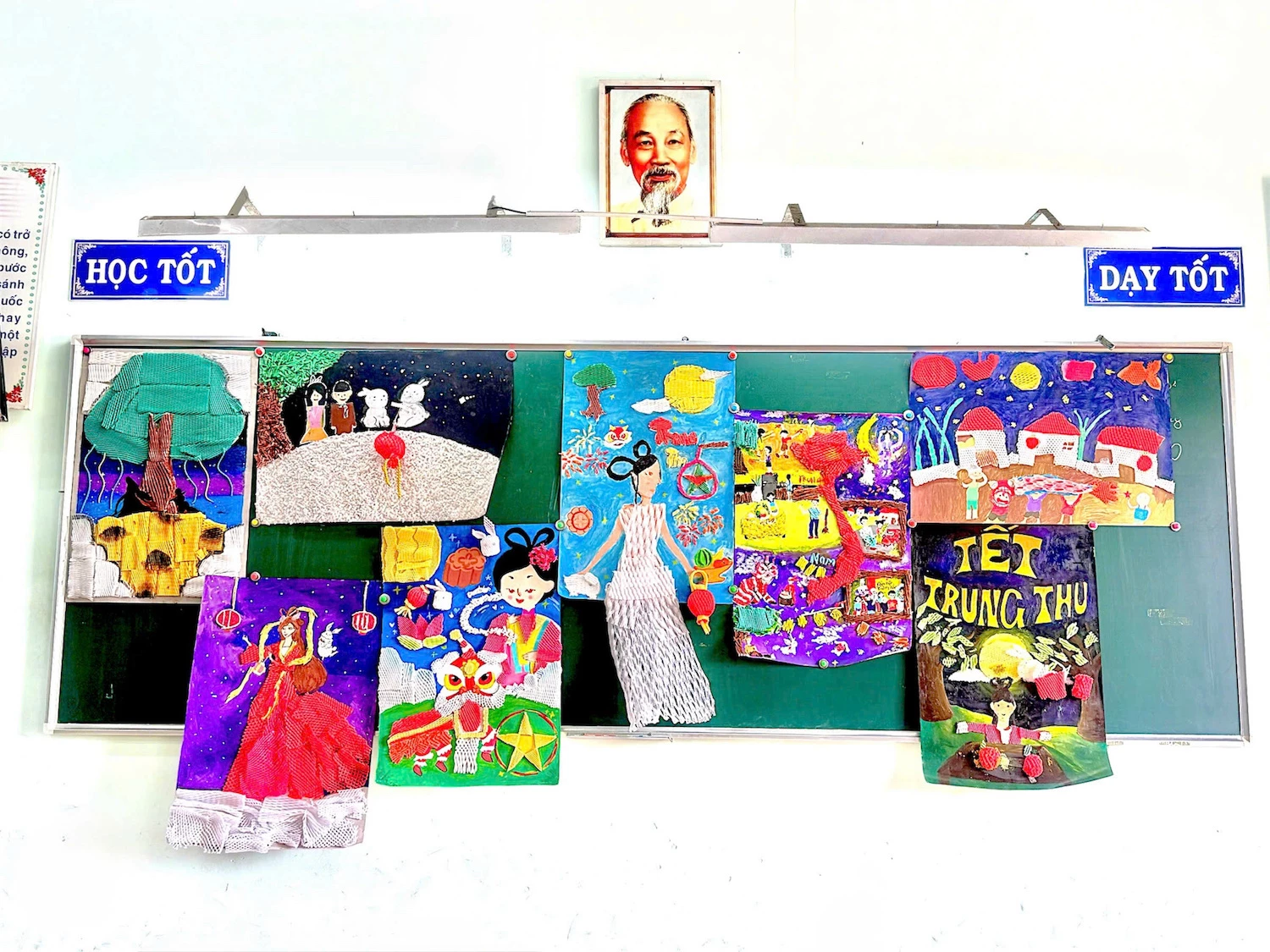Không gian lớp học trở nên sinh động hơn thông qua các bức tranh làm từ rác tái chế.