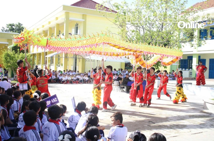 Chương trình thiện nguyện “Nụ cười Việt Nam” mang Trung thu ấm áp đến hơn 1.200 học sinh tại xã Bắc Ninh Hòa