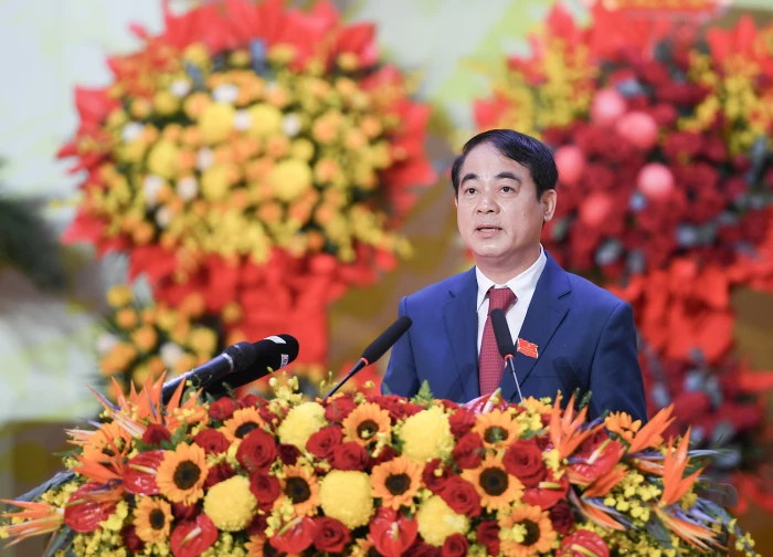 Xây dựng Đảng bộ vững mạnh toàn diện; nâng tầm vị thế, phát triển toàn diện đưa Khánh Hòa trở thành thành phố trực thuộc Trung ương