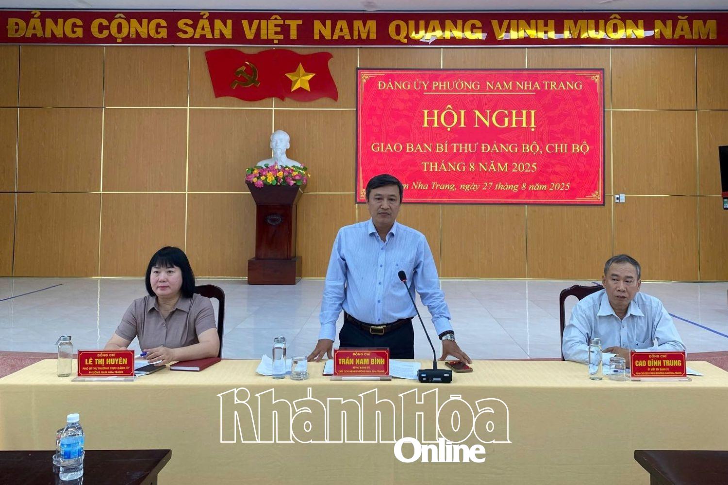 Thường trực Đảng ủy, UBND phường chủ trì Hội nghị giao ban bí thư đảng bộ, chi bộ trực thuộc tháng 8-2025.