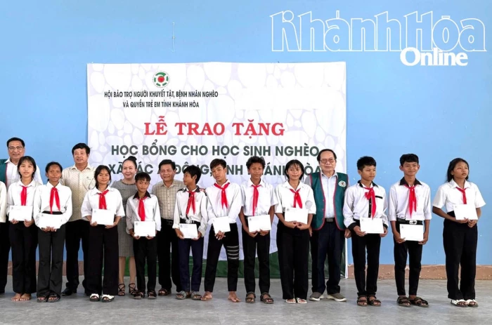 Hội Bảo trợ người khuyết tật, bệnh nhân nghèo và quyền trẻ em tỉnh Khánh Hòa: Trao 100 suất học bổng cho học sinh có hoàn cảnh khó khăn