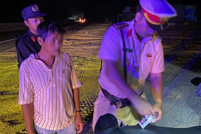 Tuần tra phát hiện đối tượng tàng trữ trái phép chất ma túy