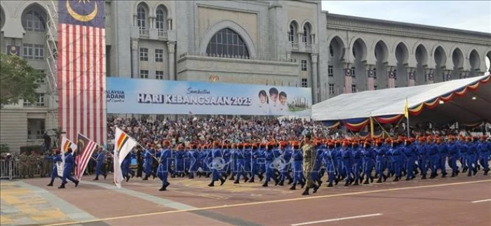 Sôi động cuộc diễu hành mừng 68 năm Quốc khánh của Malaysia