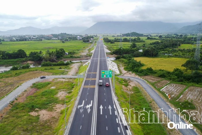 Đường bộ cao tốc Vân Phong - Nha Trang: Chuẩn bị thông xe đoạn cuối