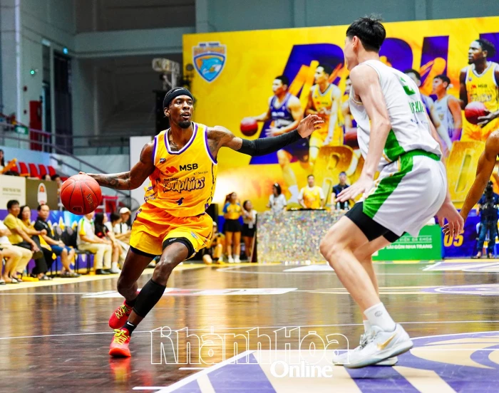 Giải bóng rổ chuyên nghiệp Việt Nam VBA Star-X 2025: Nha Trang Dolphins giành vé vào chung kết