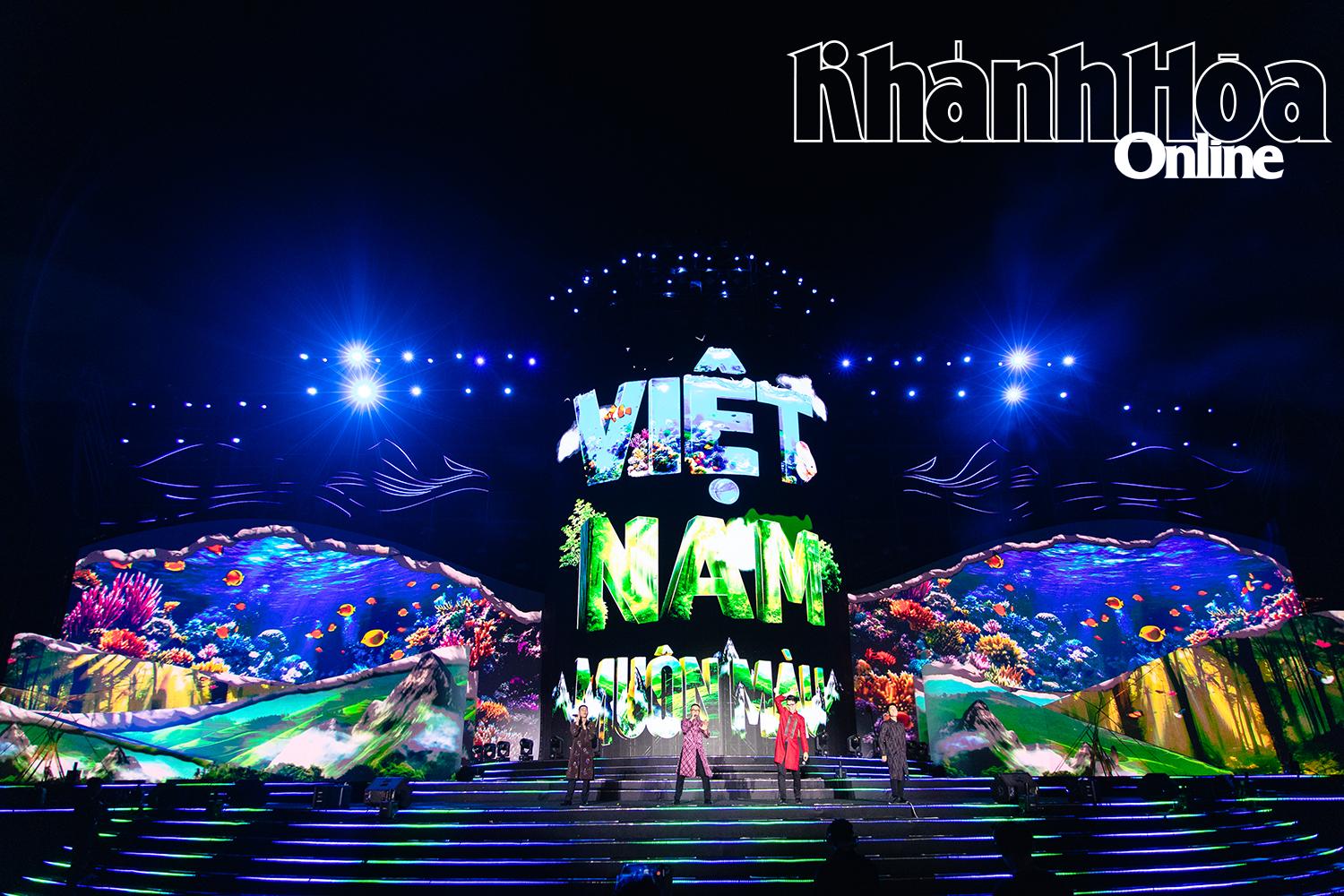 Nhóm nhạc Oplus Band với những ca khúc mang đậm màu sắc văn hóa Việt Nam.