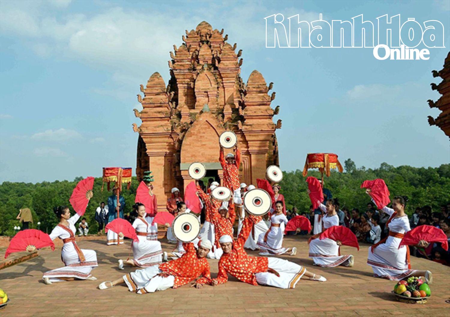 Lễ hội đặc sắc của dân tộc Chăm.