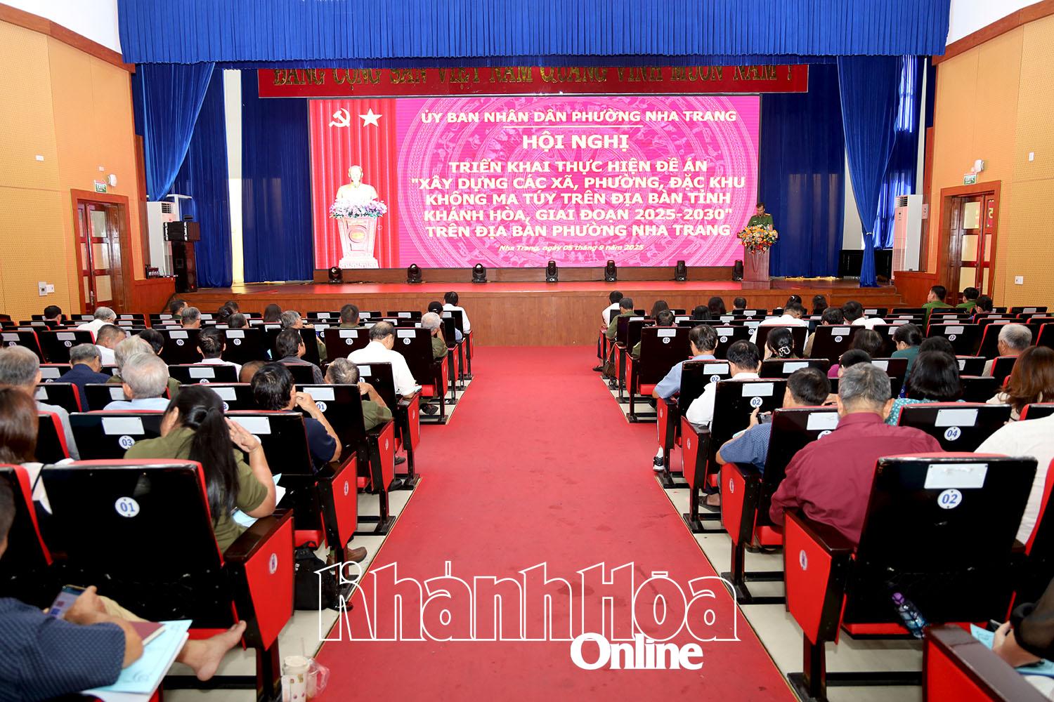 Quang cảnh hội nghị.