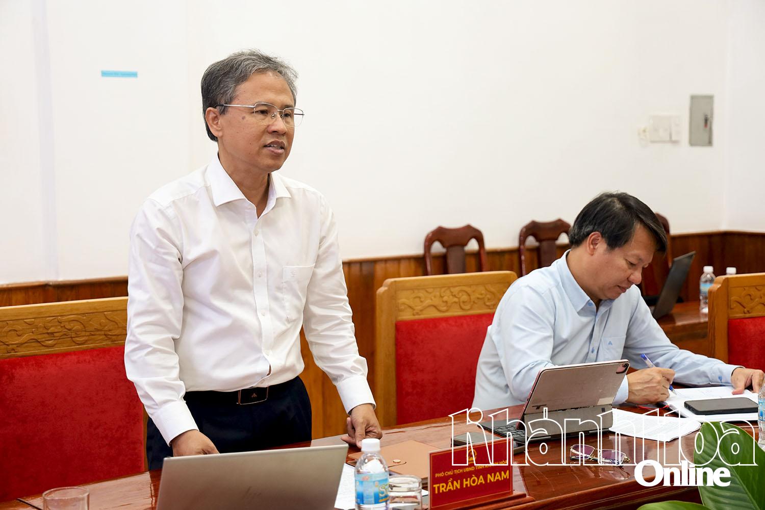 Đồng chí Trần Hòa Nam kết luận cuộc họp.

