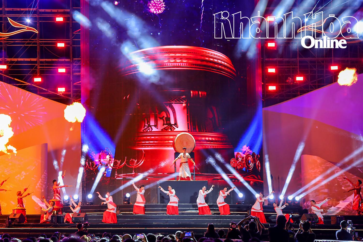 Hình ảnh trống đồng - một biểu tượng văn hóa truyền thống của dân tộc Việt Nam.