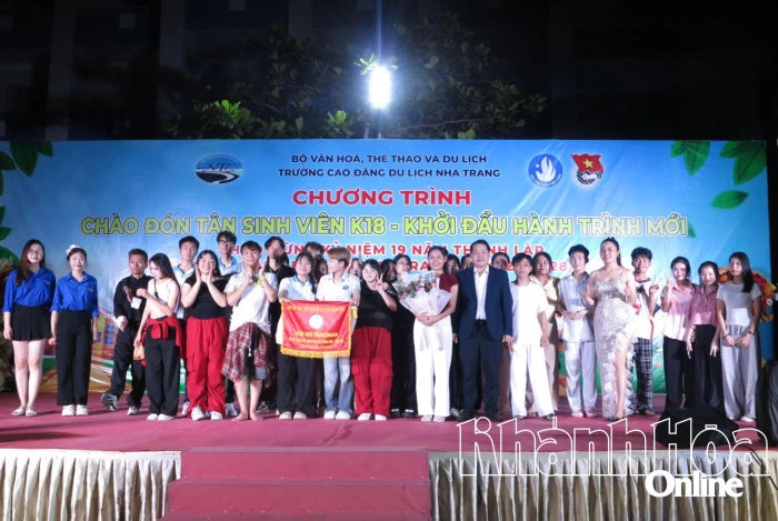 Trường Cao đẳng Du lịch Nha Trang tổ chức chào đón hơn 1.000 tân sinh viên