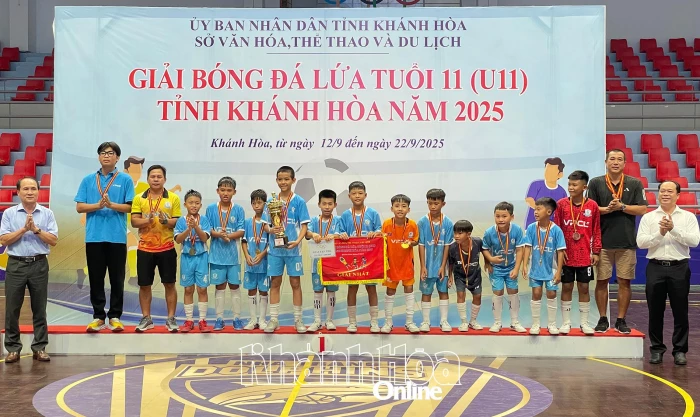 Đội Vân Phong vô địch Giải bóng đá lứa tuổi 11 (U11) tỉnh Khánh Hòa năm 2025