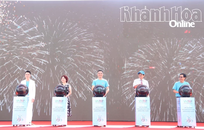 Chiến dịch tăng cường thực hiện môi trường không khói thuốc lá tại nhà hàng, khách sạn và các điểm công cộng