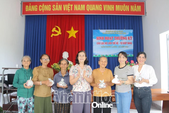 Kỷ niệm Ngày Quốc tế người cao tuổi 1-10: Xã Diên Thọ: Gắn kết từ câu lạc bộ liên thế hệ tự giúp nhau