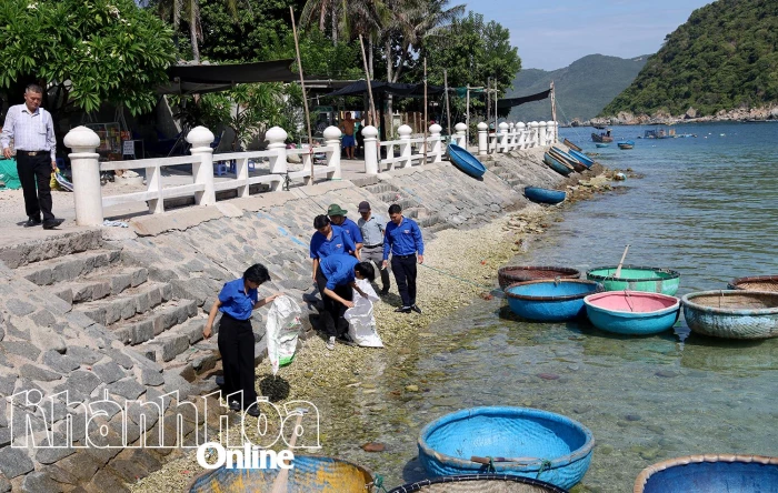 Bich Dam beach village becoming greener