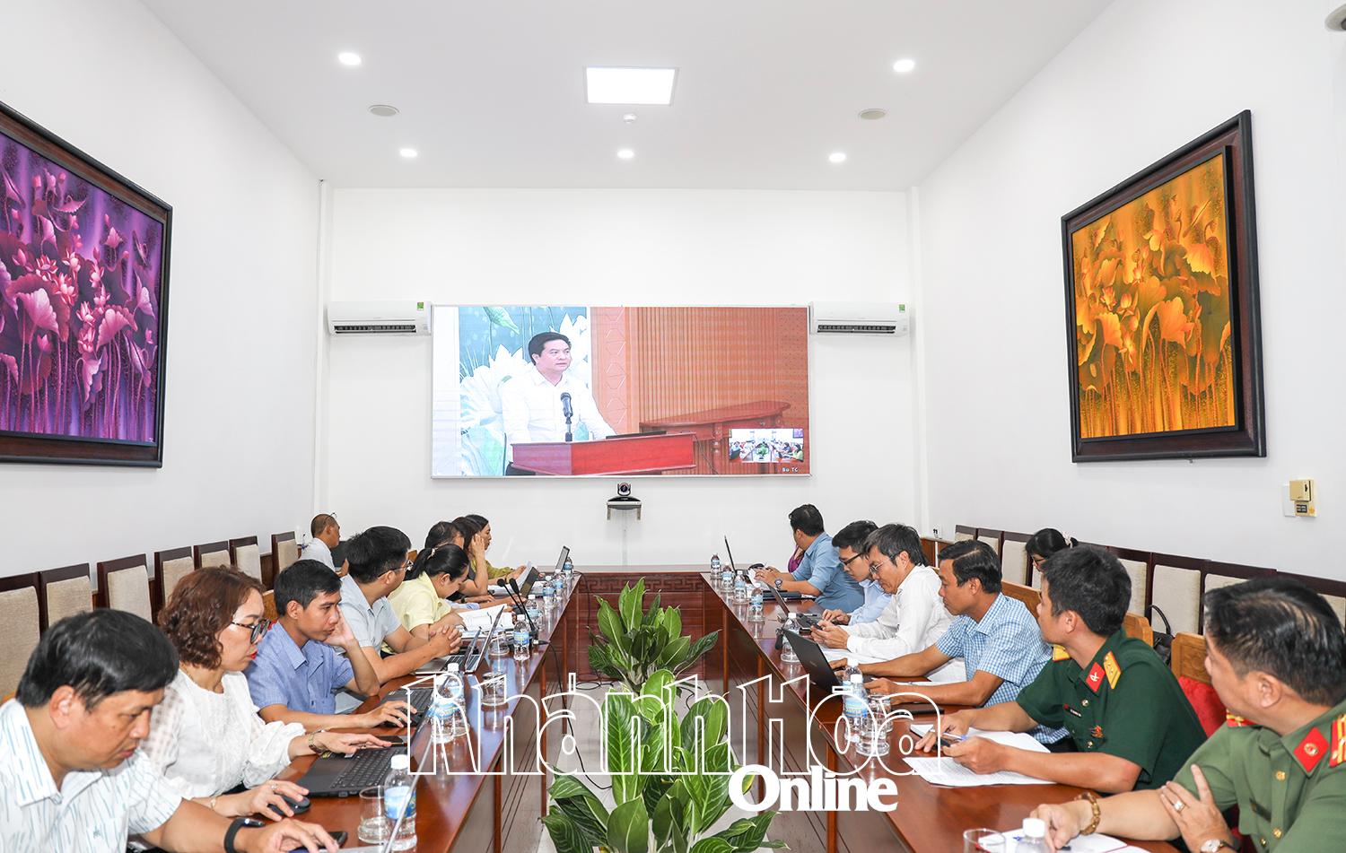 Quang cảnh hội nghị tại điểm cầu Khánh Hòa.