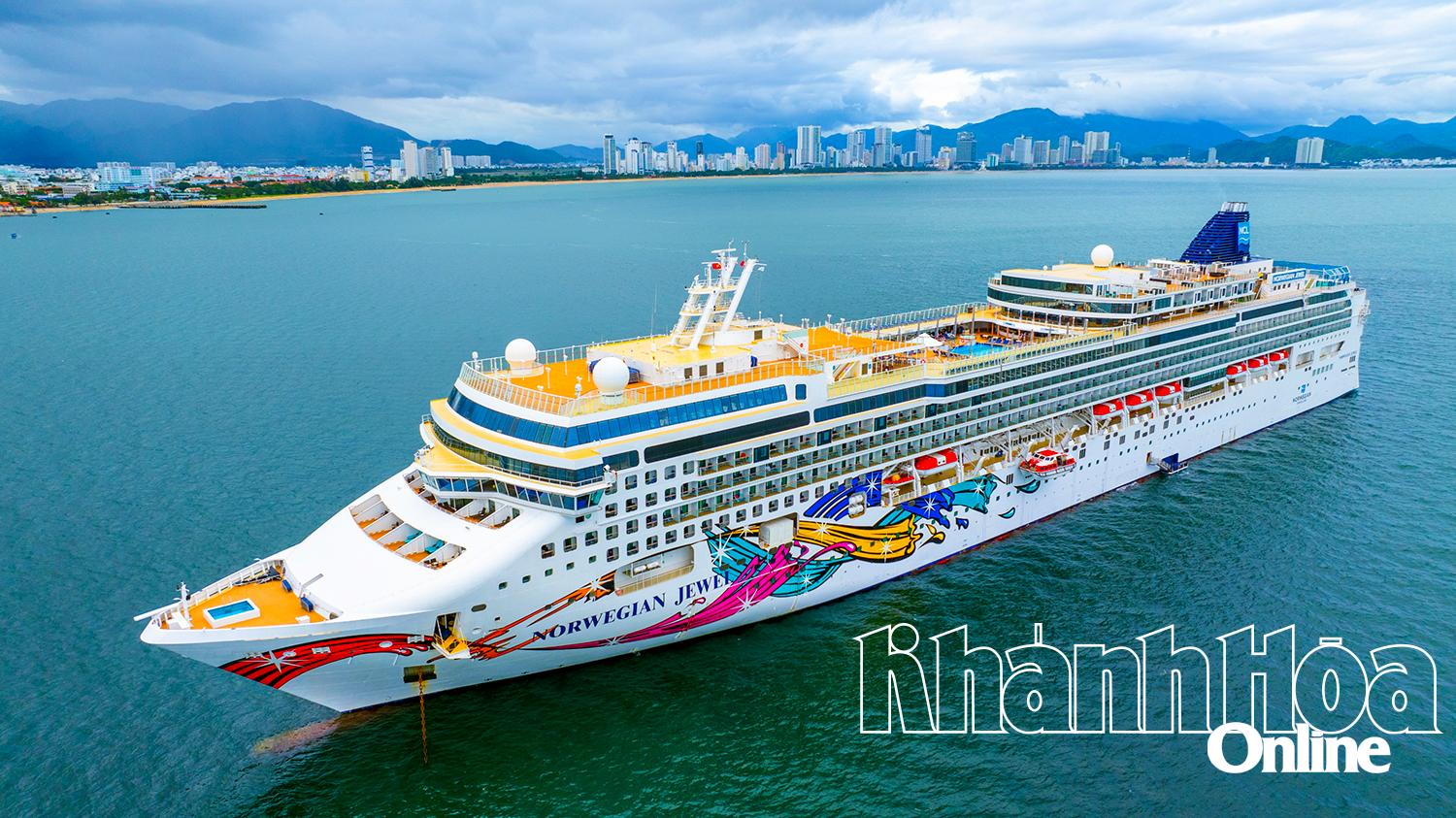 Cruise ship to Nha Trang. Photo: Quoc Bao