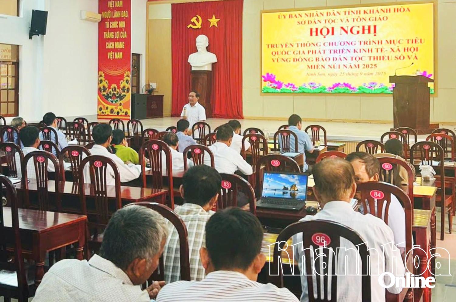 Quang cảnh hội nghị.