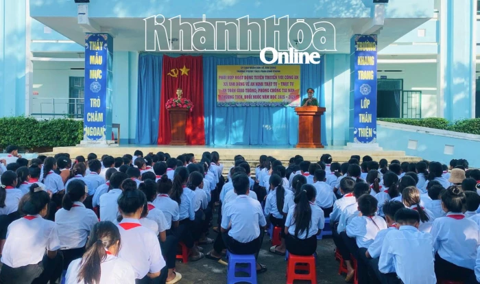 Công an xã Anh Dũng tổ chức tuyên truyền pháp luật trong trường học