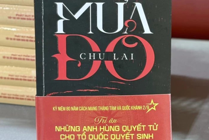 Tiểu thuyết Mưa đỏ 'cháy hàng' cùng sức nóng từ phim điện ảnh
