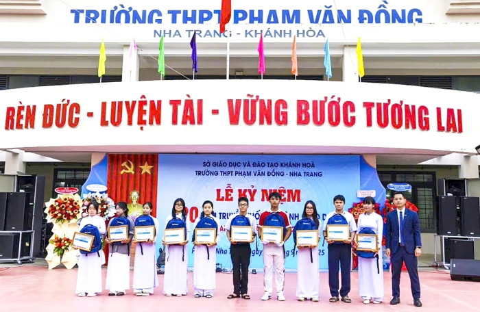 Sacombank triển khai học bổng “Ươm mầm cho những ước mơ” năm 2025