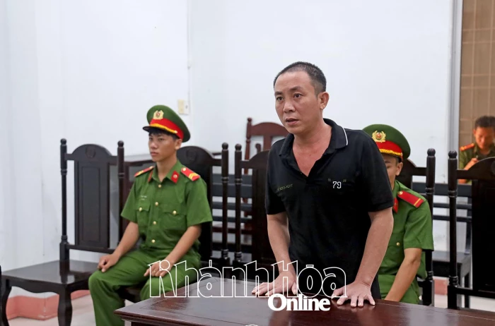 Vào tù vì đâm bạn nhậu