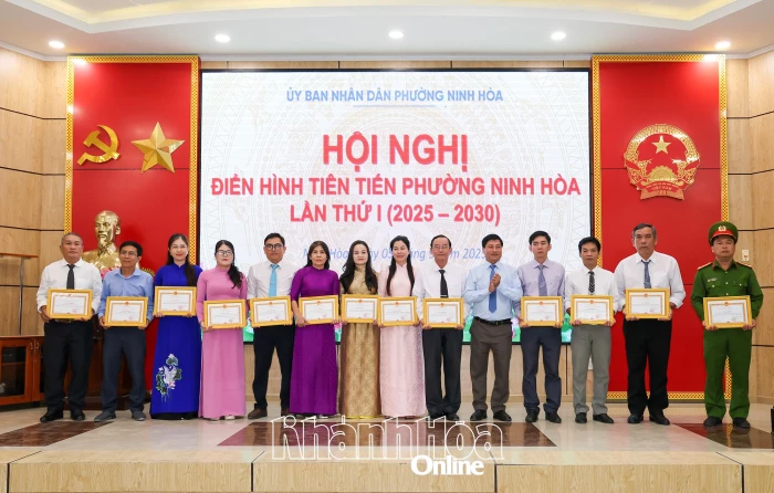 Phường Ninh Hòa tổ chức hội nghị điển hình tiên tiến lần thứ I