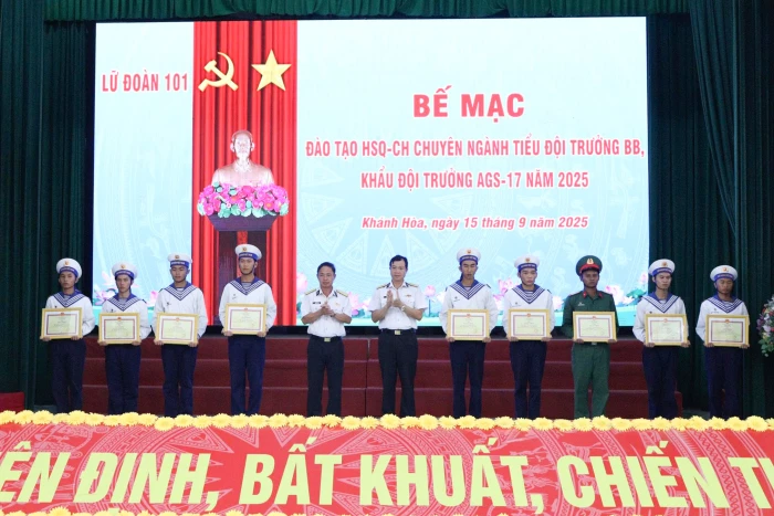 Lữ đoàn 101 bế mạc đào tạo hạ sĩ quan - chỉ huy năm 2025