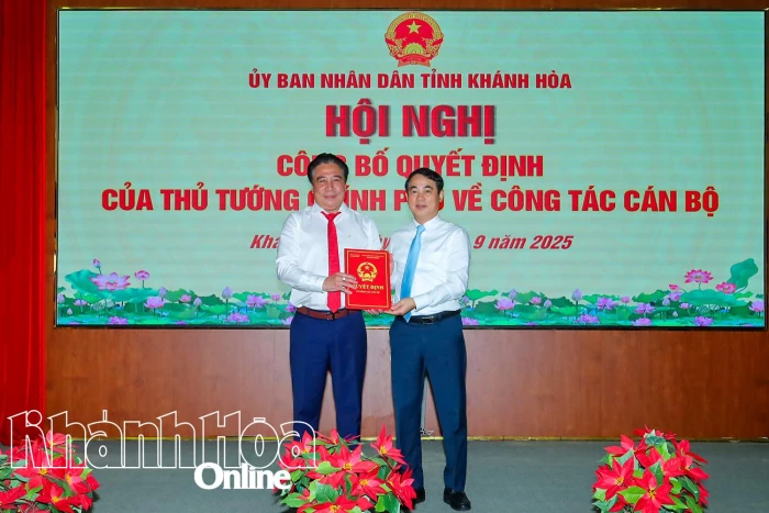 Prime Minister Pham Minh Chinh approves Nguyen Khac Toan as Chairman of Khanh Hoa Provincial People's Committee