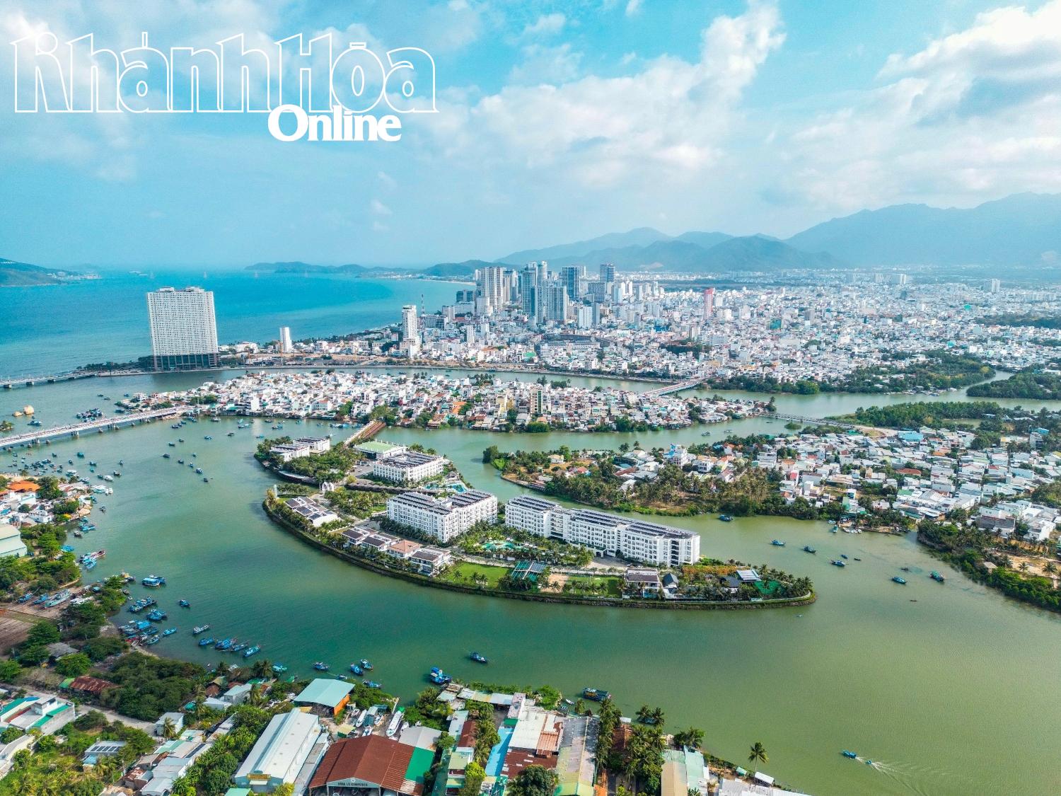 Champa Island Nha Trang như ốc đảo xanh giữa lòng sông Cái 