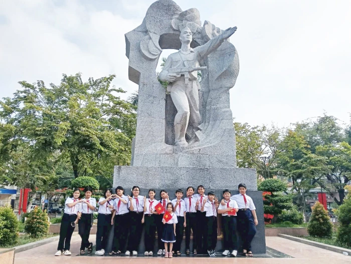 Nâng cao hiệu quả hoạt động “Về nguồn, đến địa chỉ đỏ” nhằm góp phần bảo vệ nền tảng tư tưởng của Đảng