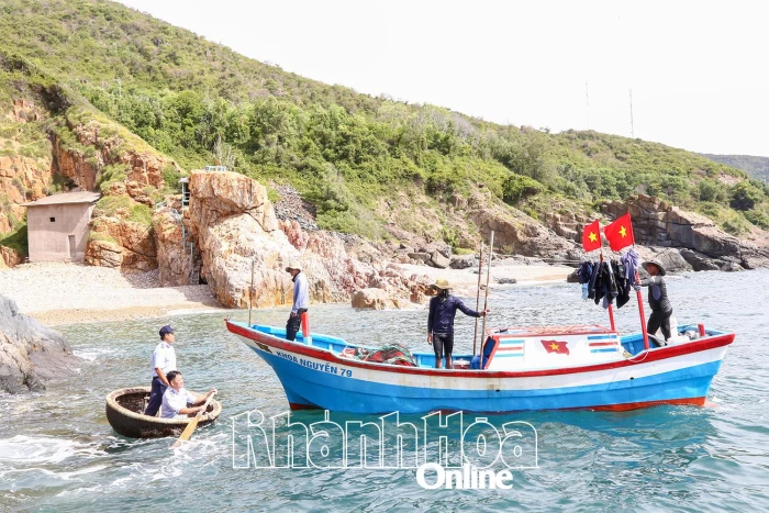 Quyết liệt bảo vệ quần thể chim yến - Kỳ 2: Hành trình gian nan, vất vả