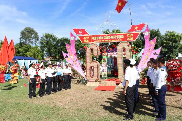 Lữ đoàn 101 tổ chức Hội trại thanh niên