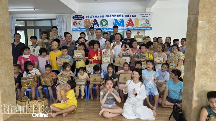 DT Group trao hơn 2.300 suất quà Trung thu cho các em nhỏ