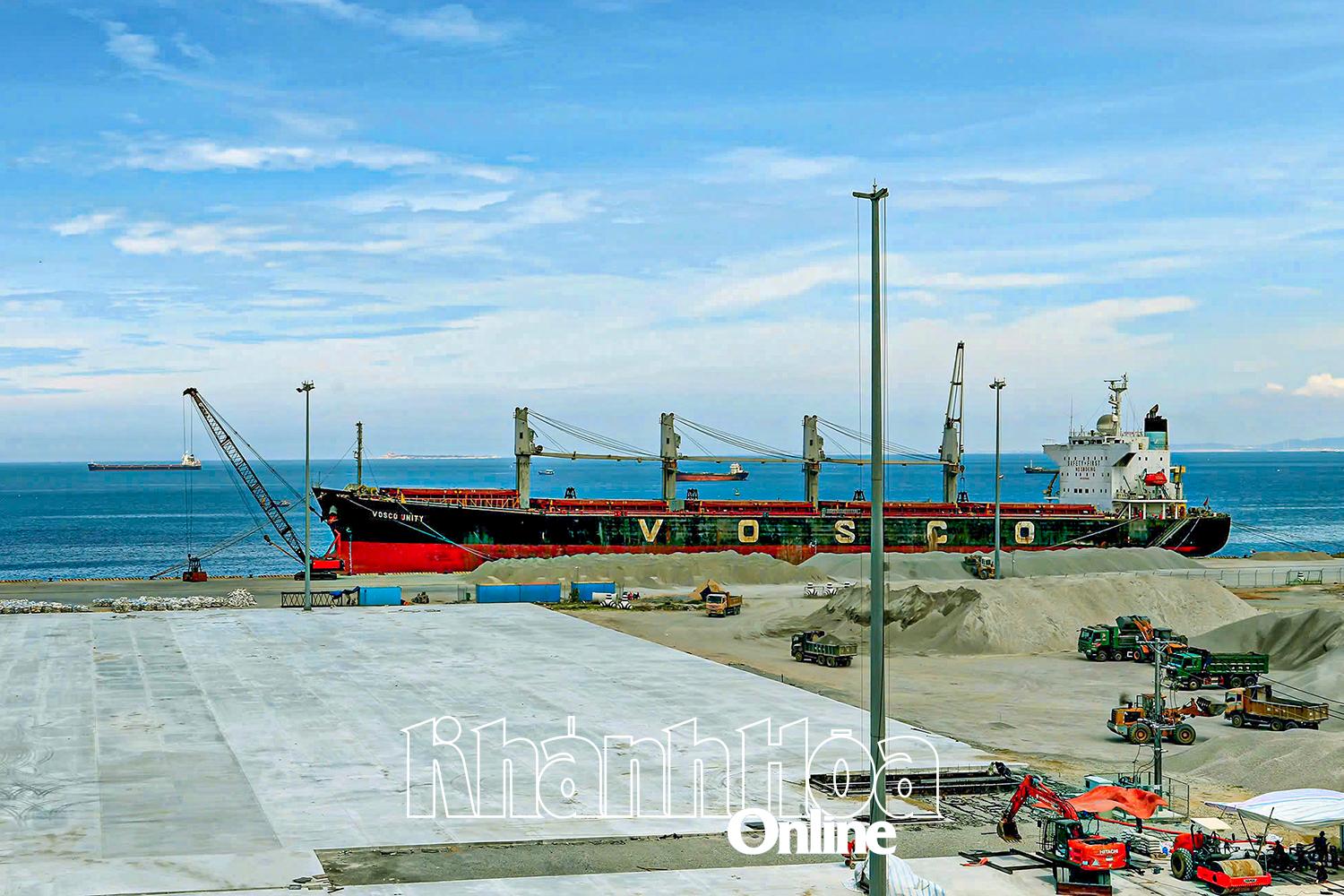 Ca Na General Seaport - a new driving force for the marine economy in the southern region of the province. Photo: HONG NGUYET