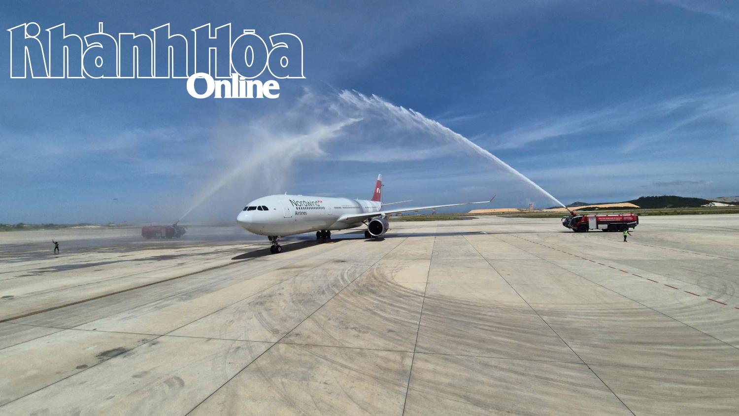 Chuyến bay của Nordwind đến Cam Ranh được chào đón bằng nghi thức phun vòi rồng