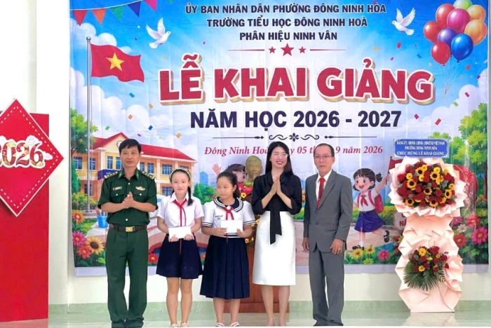 Bộ đội Biên phòng tỉnh trao 58 suất học bổng cho học sinh có hoàn cảnh khó khăn
