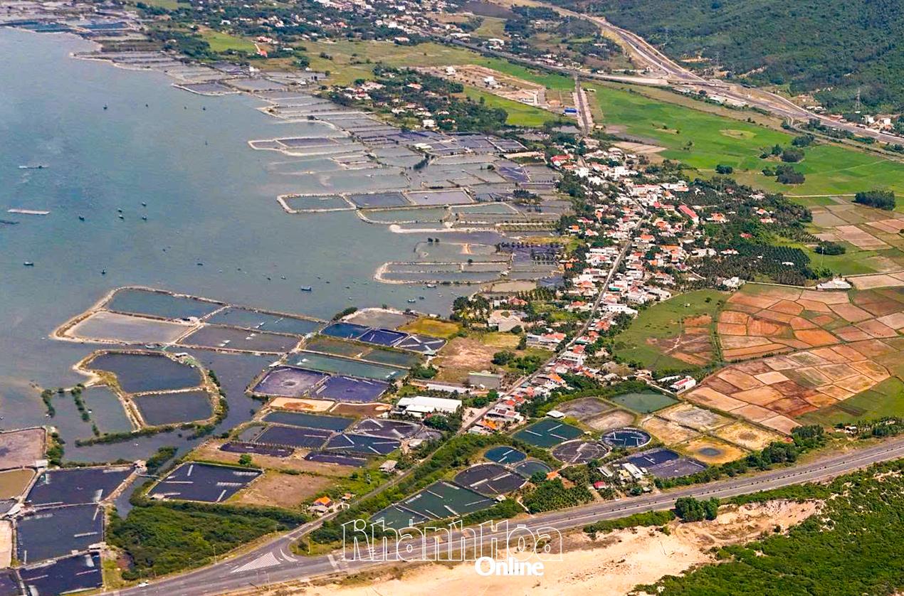 Vùng nuôi trồng thủy sản ở thôn Tuần Lễ, xã Đại Lãnh.