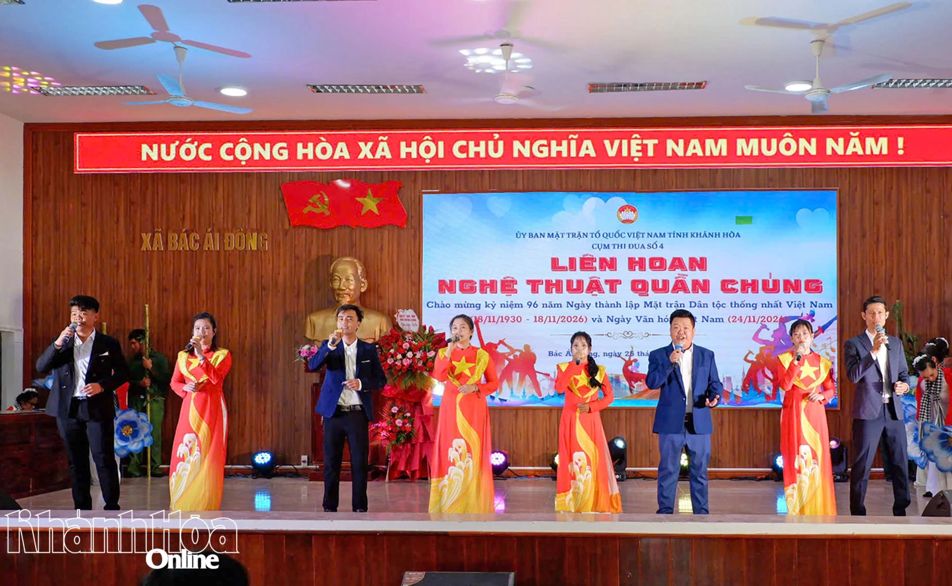 Một tiết mục văn nghệ tại liên hoan.