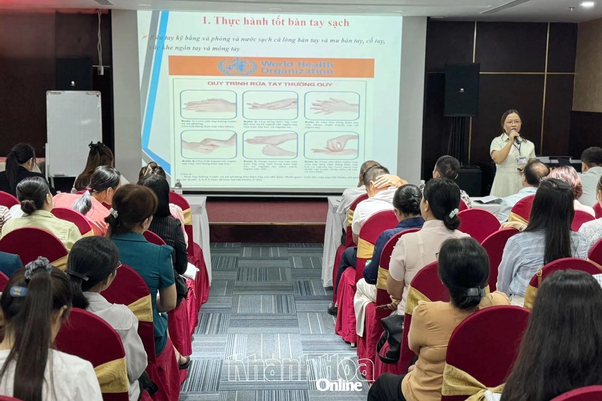 Các học viên được cập nhật một số nội dung về bảo đảm ATTP tại bếp ăn trường học.