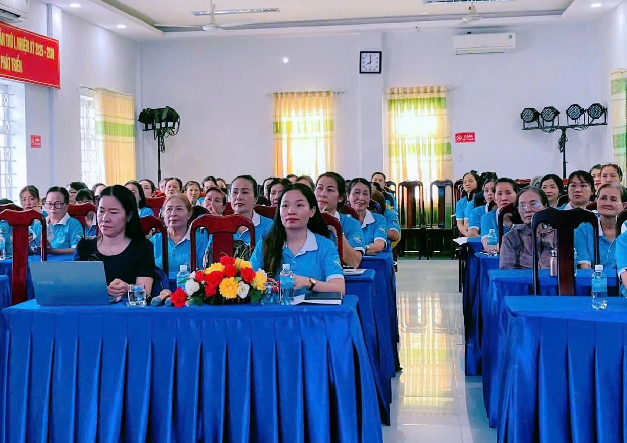 Các đại biểu tham dự hội nghị. 