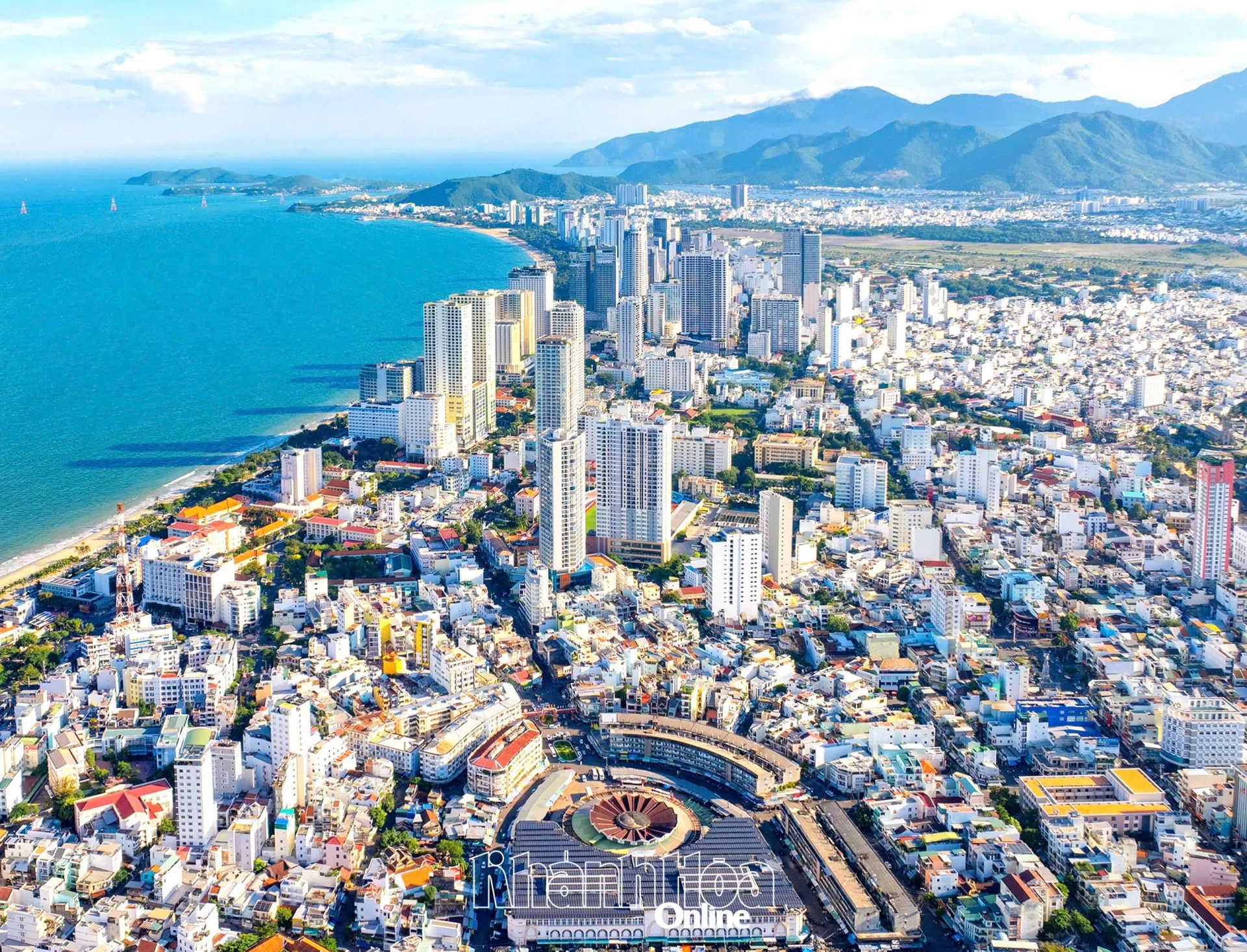 Một góc đô thị Nha Trang. Ảnh: V.M.C