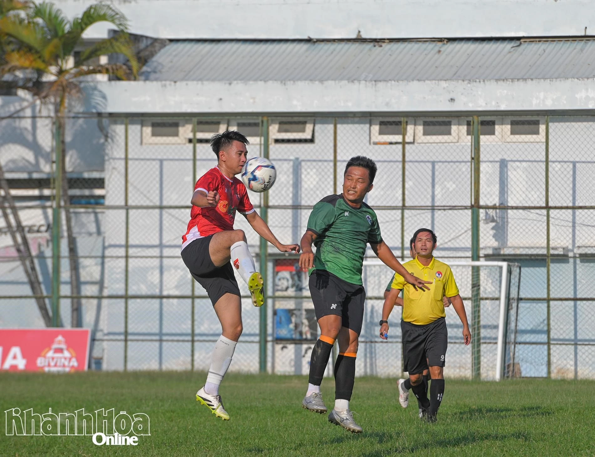 Các đội tranh tài tại giải đấu.