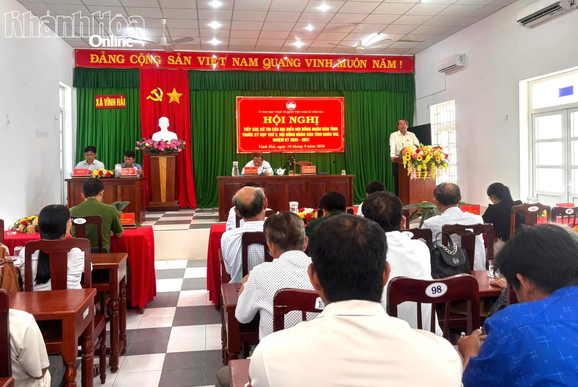 Quang cảnh buổi tiếp xúc.