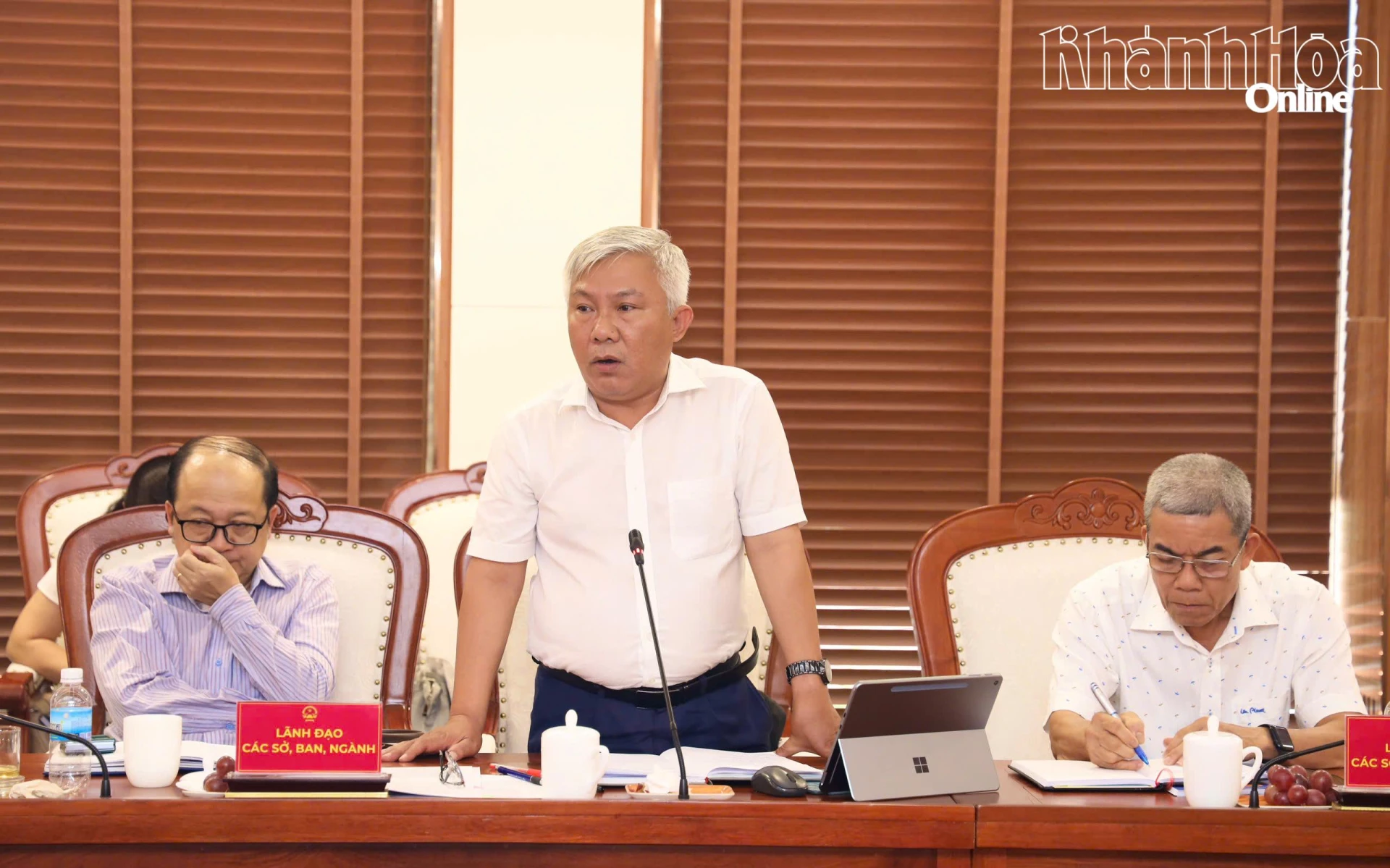 Lãnh đạo Sở Nông nghiệp và Môi trường phát biểu ý kiến.