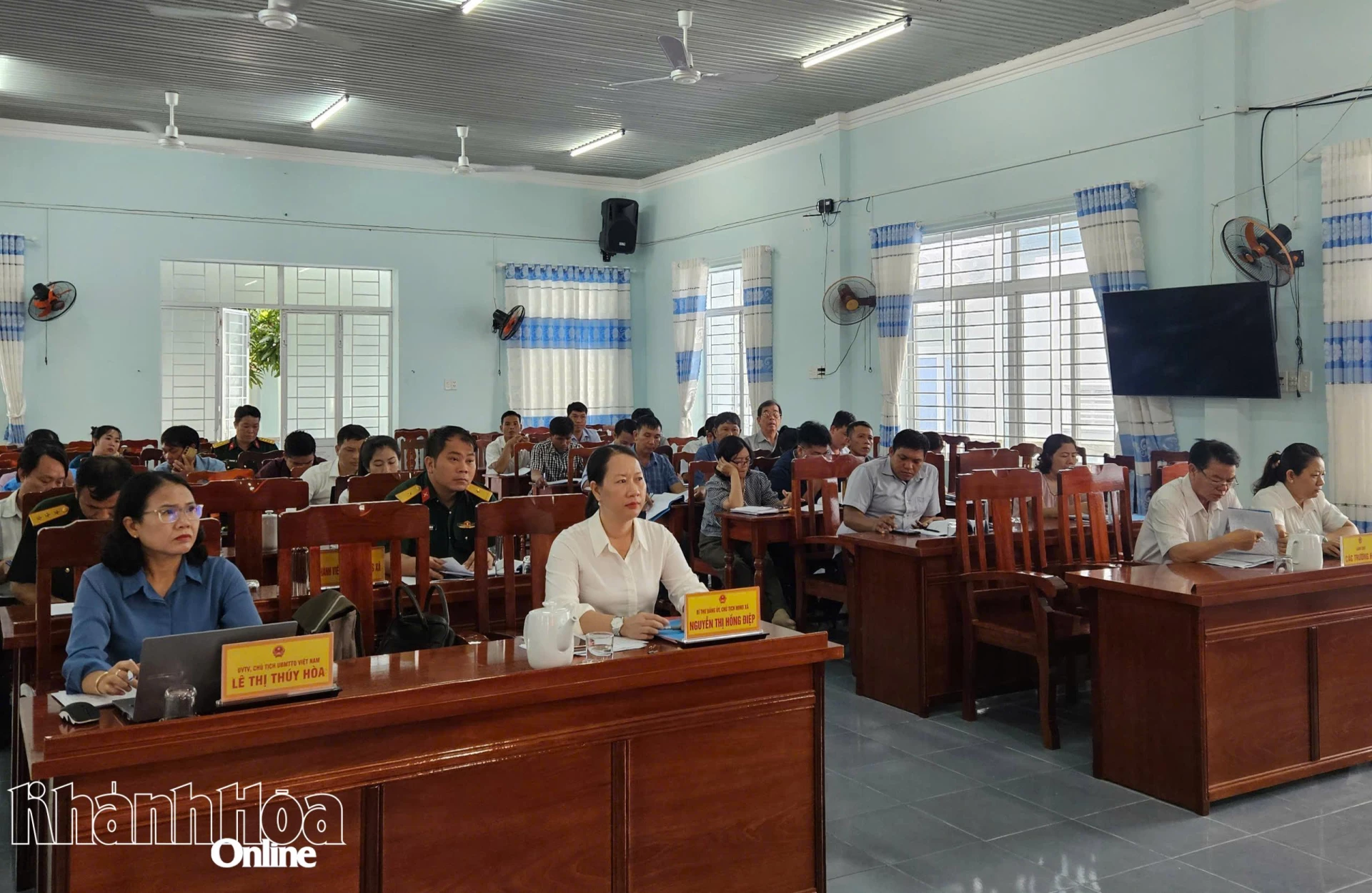 Các đại biểu tham dự hội nghị.