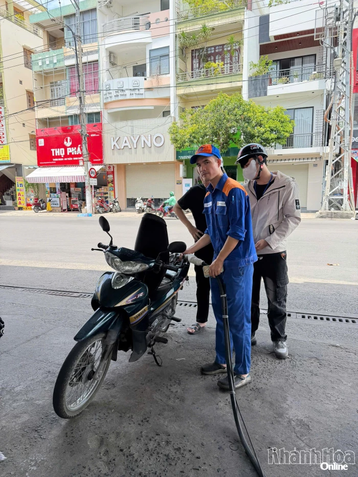 Giá xăng, dầu tiếp tục tăng