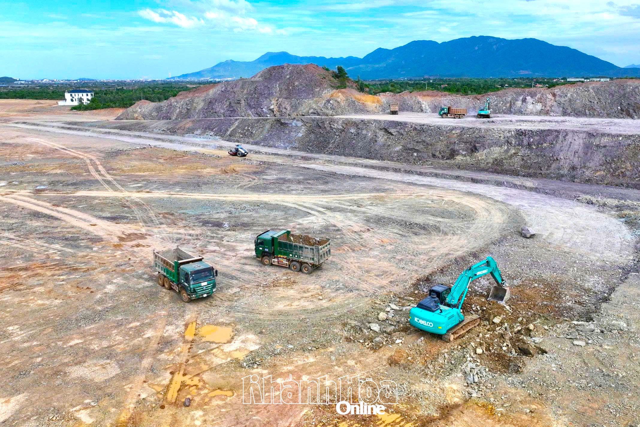 Dự án Khu công nghiệp Dốc Đá Trắng tháo gỡ vướng mắc mặt bằng, đẩy nhanh tiến độ thi công.